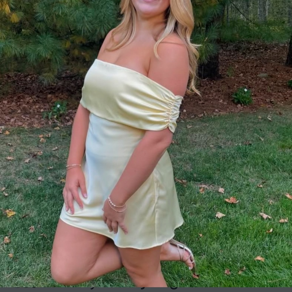 Off-Shoulder light yellow Dress